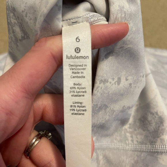 Lululemon leggings 25 in - Picture 2 of 3